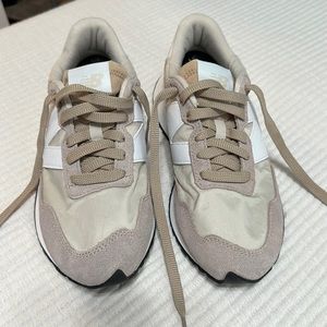 New Balance 237 / size 7 / only worn a few times!